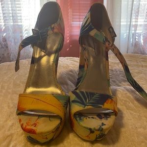 Size 10 colorful sandals. High heel